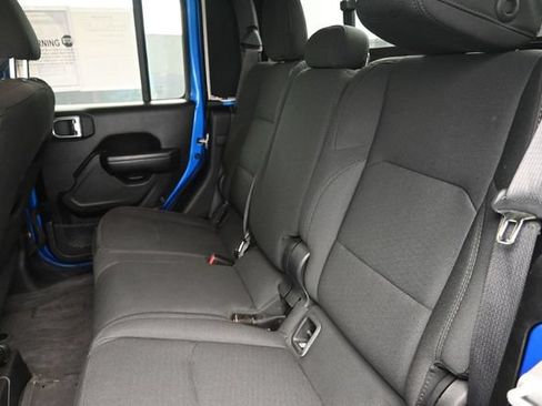 Used 2023 Jeep Gladiator Sport AWD/4WD image 11