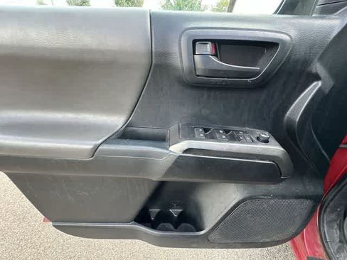 Used 2017 Toyota Tacoma SR5 w/ Tow Package AWD/4WD image 14