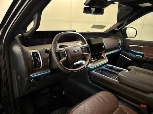 Certified 2025 Ford Expedition King Ranch image 5