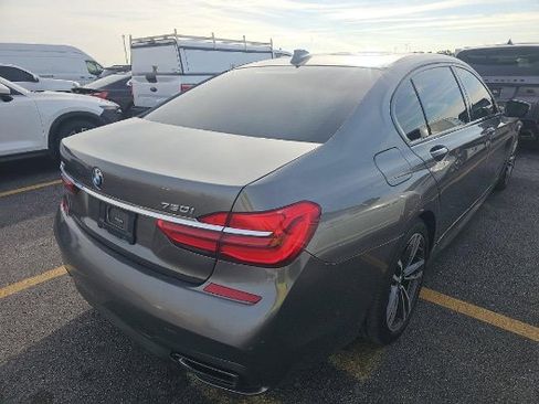 Used 2019 BMW 750i xDrive image 3