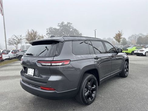 New 2025 Jeep Grand Cherokee L Altitude image 3