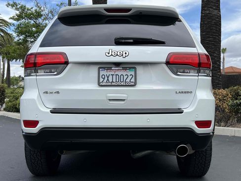 Used 2020 Jeep Grand Cherokee Laredo AWD/4WD image 11