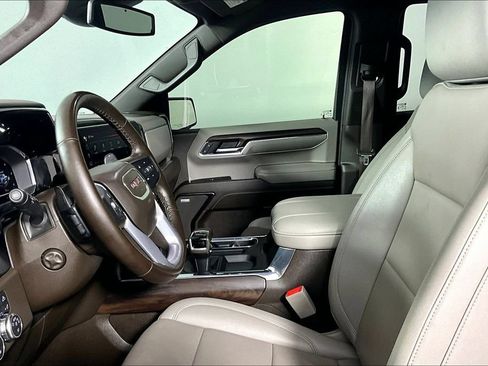 Used 2024 GMC Sierra 1500 SLT w/ SLT Premium Plus Package AWD/4WD image 13
