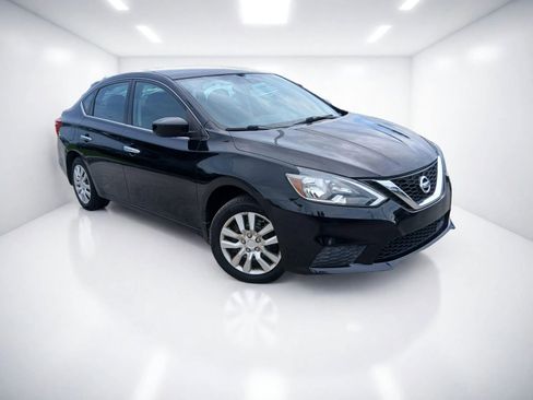 Used 2018 Nissan Sentra S FWD image 1