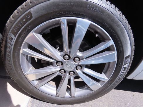 Used 2020 Cadillac XT6 Premium Luxury image 17