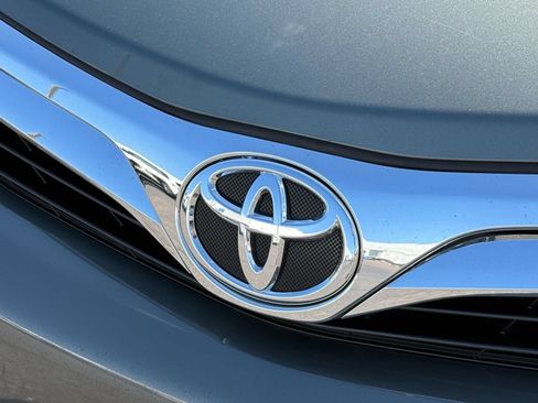 Used 2012 Toyota Camry LE FWD image 31