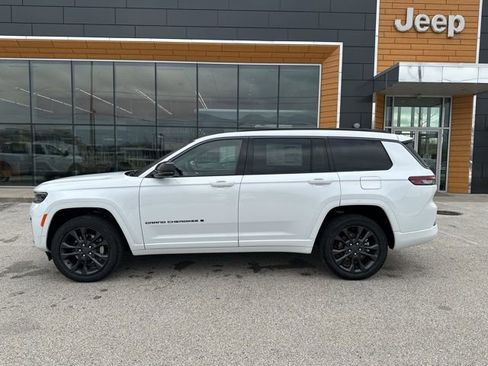 New 2026 Jeep Grand Cherokee L Limited AWD/4WD image 9