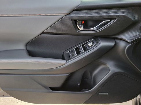 Certified 2025 Subaru Crosstrek 2.5i Limited w/ Crosstrek Mirror Package image 17