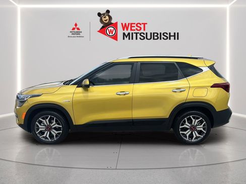 Used 2022 Kia Seltos SX w/ Sunroof Package AWD/4WD image 2