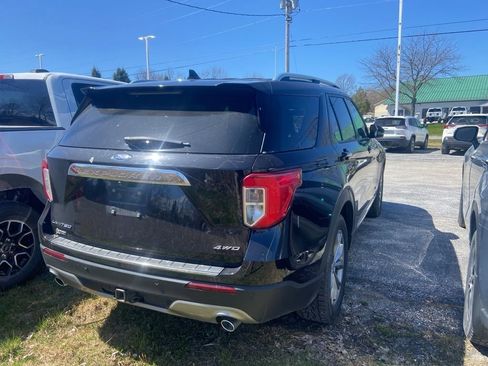 Used 2023 Ford Explorer Limited AWD/4WD image 5