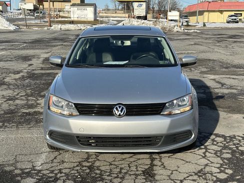 Used 2012 Volkswagen Jetta SE image 3