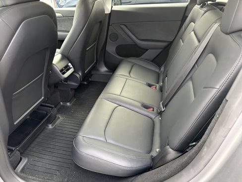 Used 2024 Tesla Model Y Long Range AWD/4WD image 12