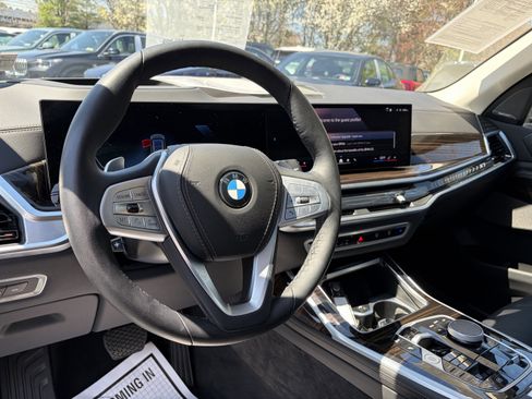 Certified 2025 BMW X7 xDrive40i w/ Premium Package AWD/4WD image 16