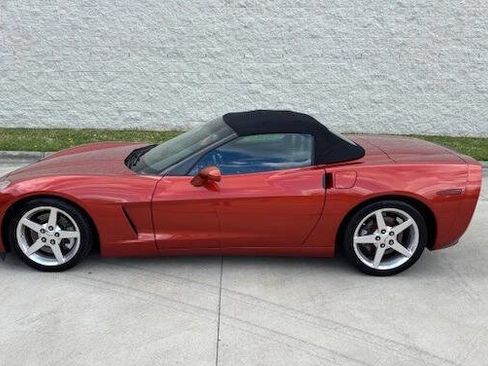 Used 2005 Chevrolet Corvette Convertible w/ Preferred Equipment Group image 4