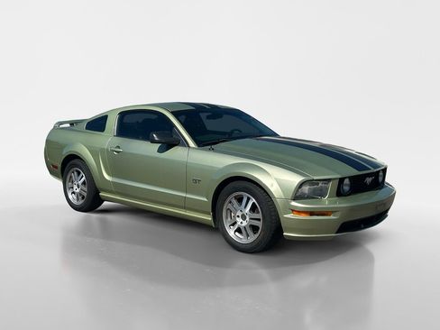 Used 2005 Ford Mustang GT Premium RWD image 8