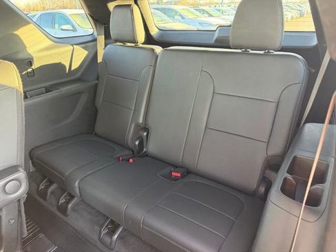 Used 2023 Chevrolet Traverse LT w/ LT Premium Package image 13