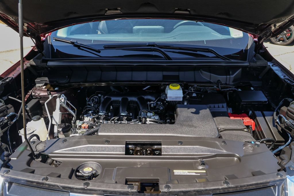 Used 2025 Nissan Pathfinder SL FWD image 33