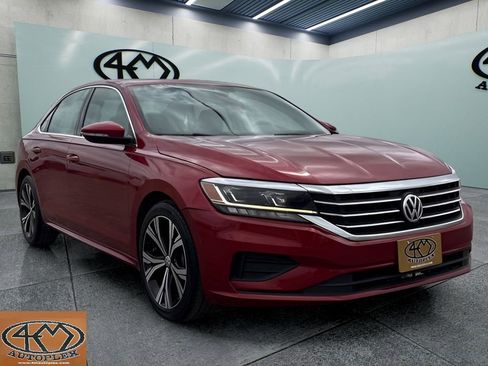 Used 2021 Volkswagen Passat 2.0T SE FWD image 1