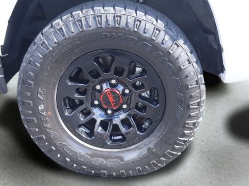 Certified 2023 Toyota Tacoma TRD Sport w/ Advanced Technology Package AWD/4WD image 9