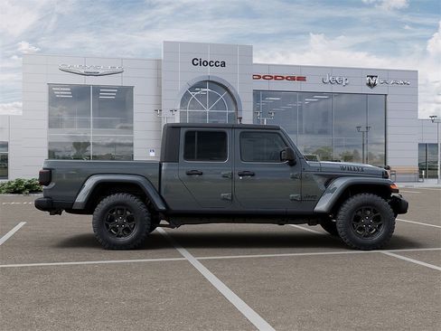 New 2025 Jeep Gladiator Willys image 21