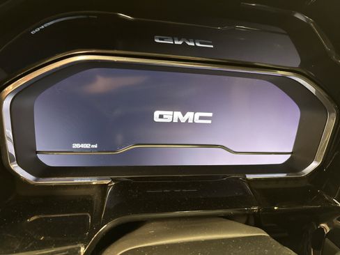 Used 2024 GMC Sierra 1500 SLT AWD/4WD image 5