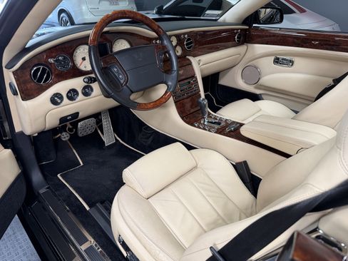 Used 2007 Bentley Azure image 42