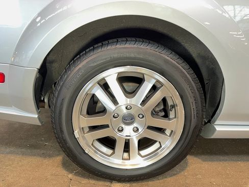 Used 2005 Ford Mustang GT RWD image 96