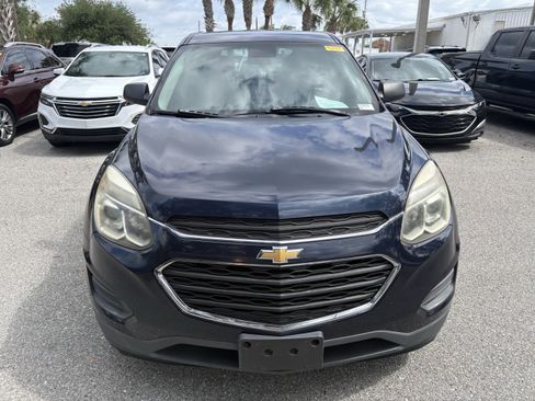 Used 2017 Chevrolet Equinox LS FWD image 2