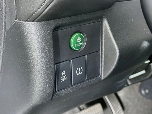 Used 2019 Honda HR-V LX image 16