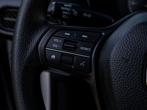 Used 2025 Honda HR-V LX image 22