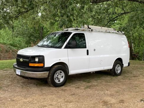 Used 2014 Chevrolet Express 2500 w/ Cold Climate Package image 3