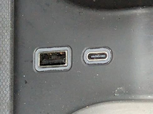 Used 2024 GMC Sierra 1500 AT4 w/ Technology Package image 28