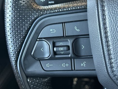 Used 2025 Toyota Tacoma SR AWD/4WD image 25