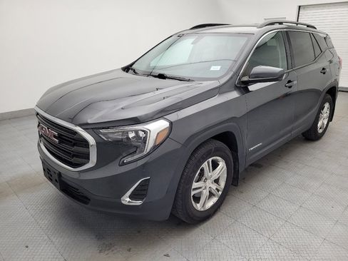 Used 2019 GMC Terrain SLE w/ Driver Convenience Package image 2