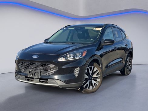 Used 2020 Ford Escape SE Sport image 2