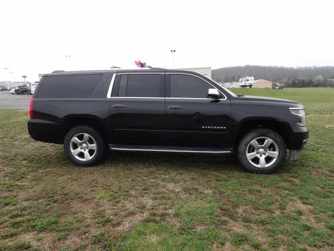 Used 2018 Chevrolet Suburban Premier image 5