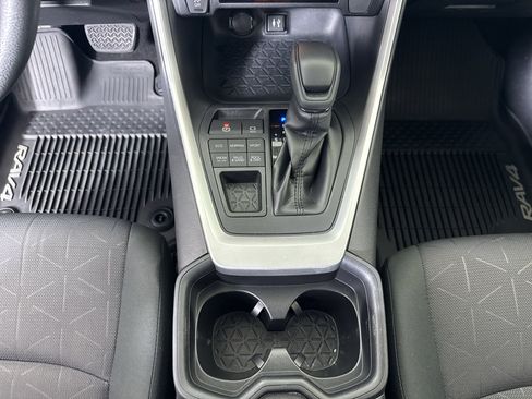 Used 2019 Toyota RAV4 XLE image 19