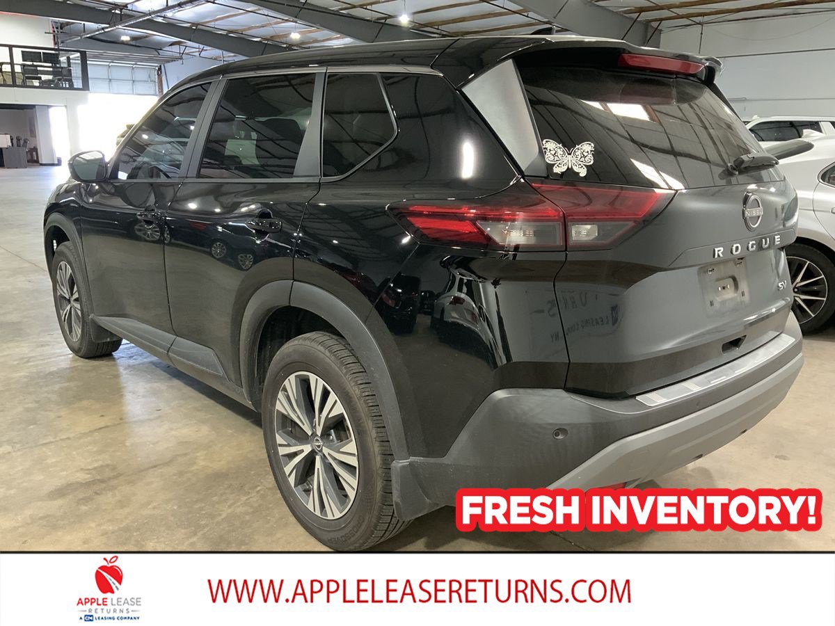 Used 2022 Nissan Rogue SV FWD image 3
