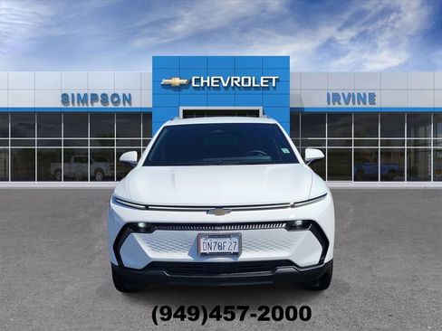 Used 2026 Chevrolet Equinox EV LT FWD image 3