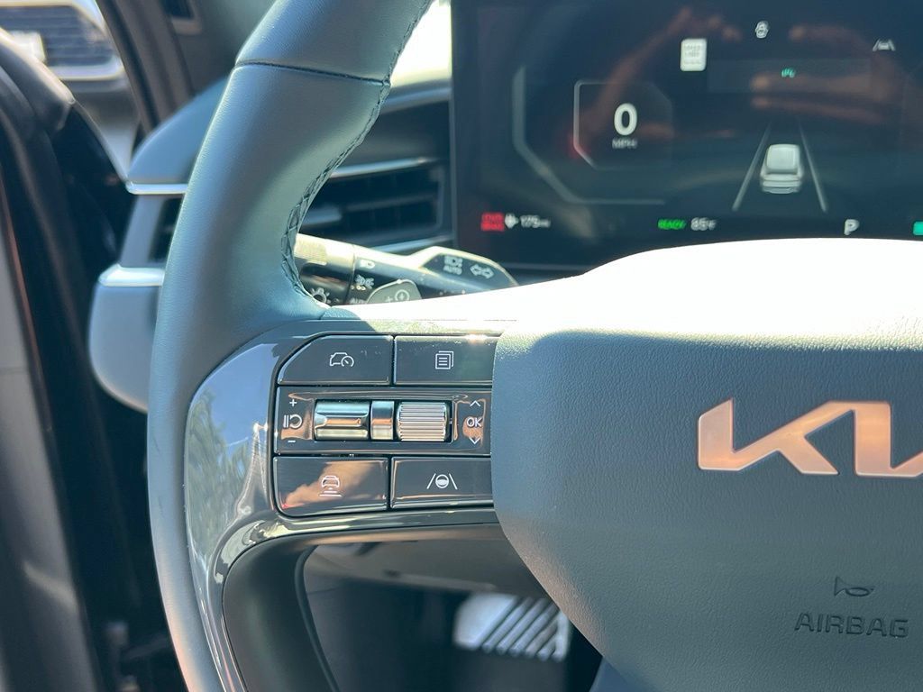 Certified 2024 Kia EV9 GT-Line AWD/4WD image 22