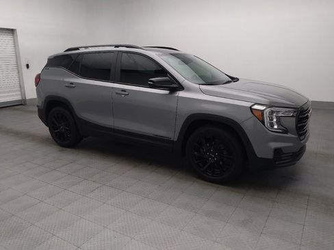 Used 2023 GMC Terrain SLE w/ Elevation Edition FWD image 11