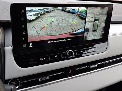 New 2025 Mitsubishi Outlander SE image 17