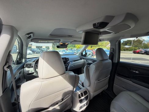 Used 2022 Honda Pilot Touring image 13