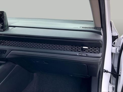 Used 2025 Honda Accord SE image 18