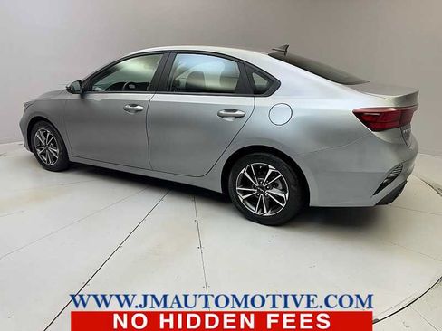 Used 2023 Kia Forte LXS w/ LXS Technology Package FWD image 3