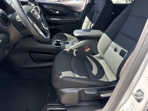 Used 2024 GMC Terrain SLE AWD/4WD image 17
