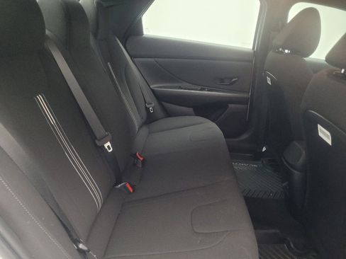 Used 2025 Hyundai Elantra Sport FWD image 19