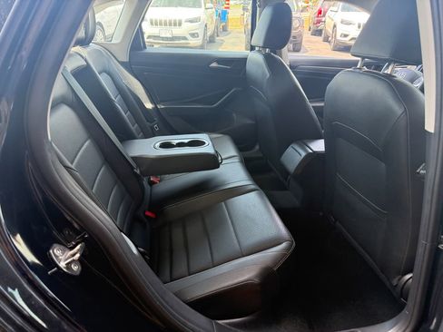 Used 2024 Volkswagen Jetta SE image 15