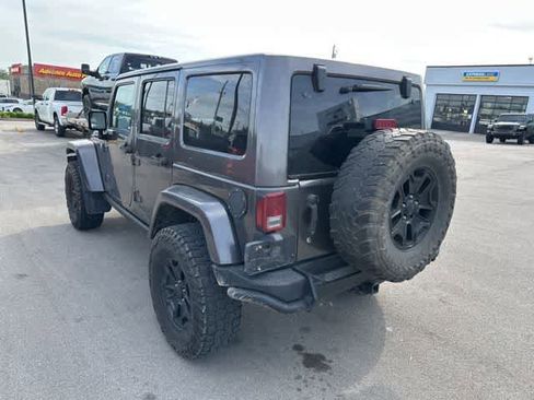 Used 2016 Jeep Wrangler Unlimited Sahara AWD/4WD image 11