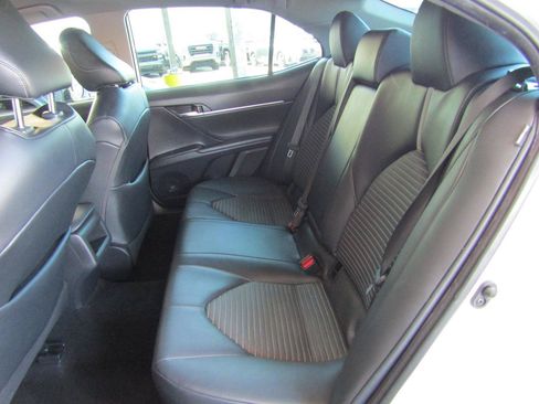 Used 2021 Toyota Camry SE FWD image 9